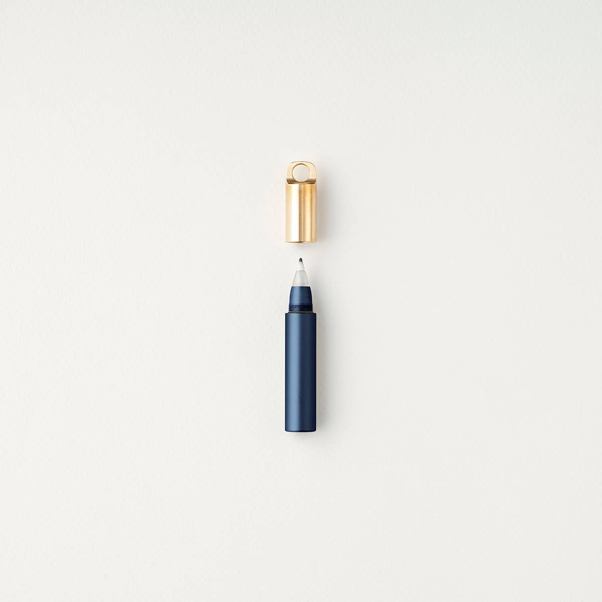 The Field Mouse – refillable travel pen